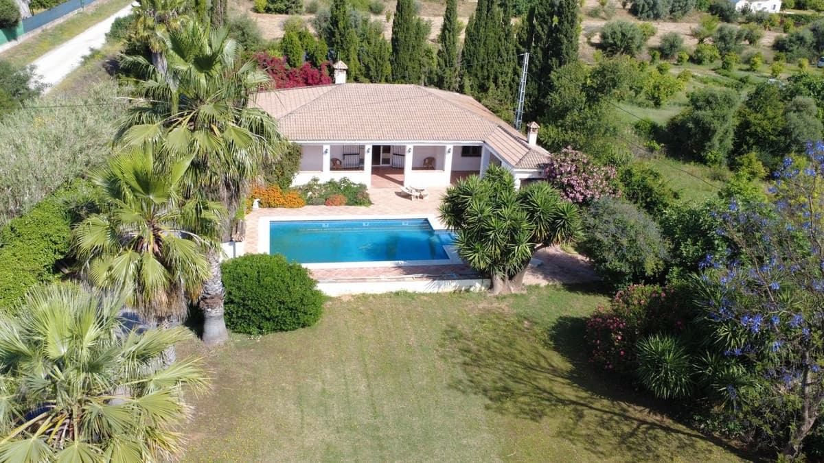 Cortijo in Alhaurín el Grande — photo 1 of 10