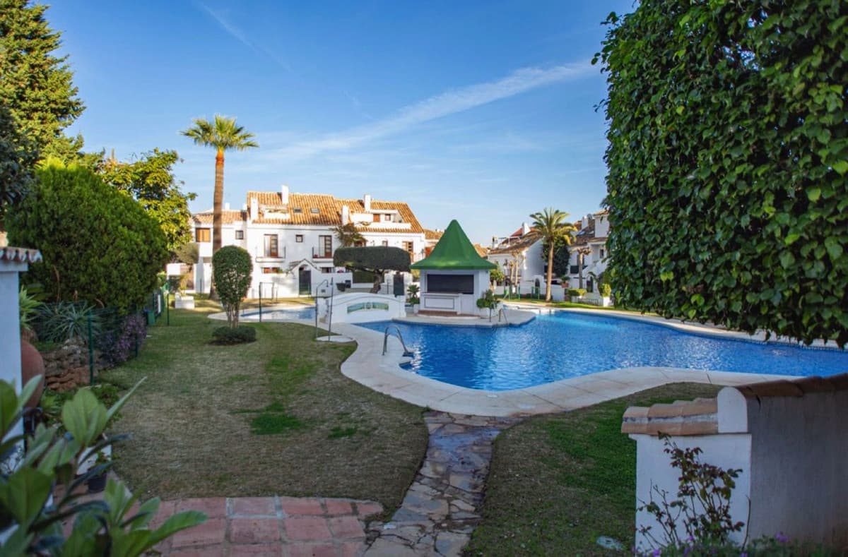 Semi-Detached House in Marbella — photo 1 of 10