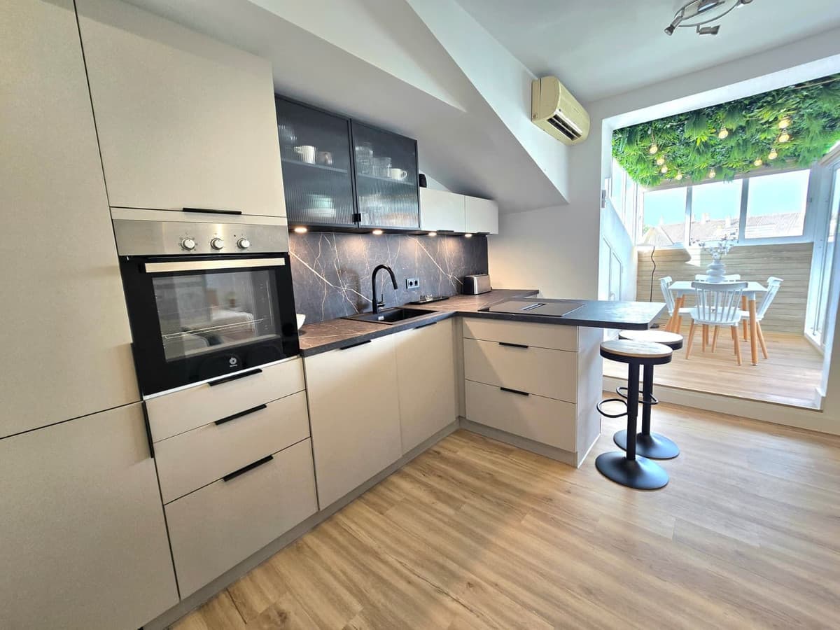 Top Floor Apartment in The Golden Mile — photo 4 of 10