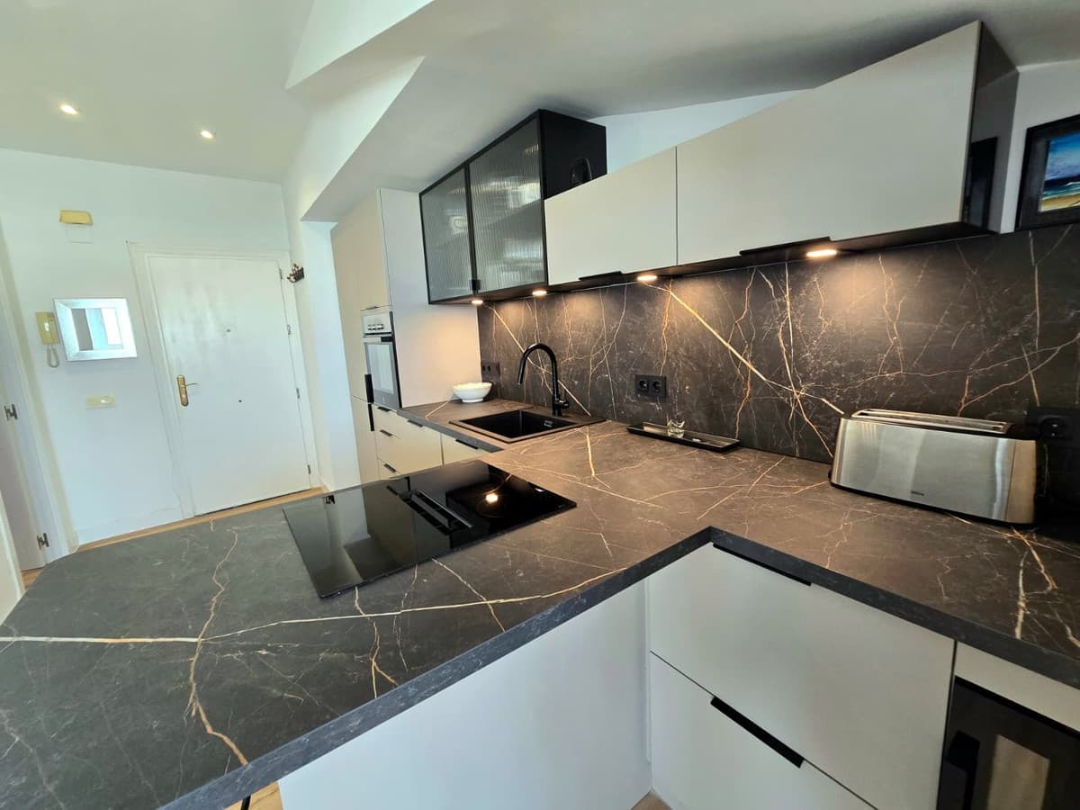 Top Floor Apartment in The Golden Mile — photo 5 of 10