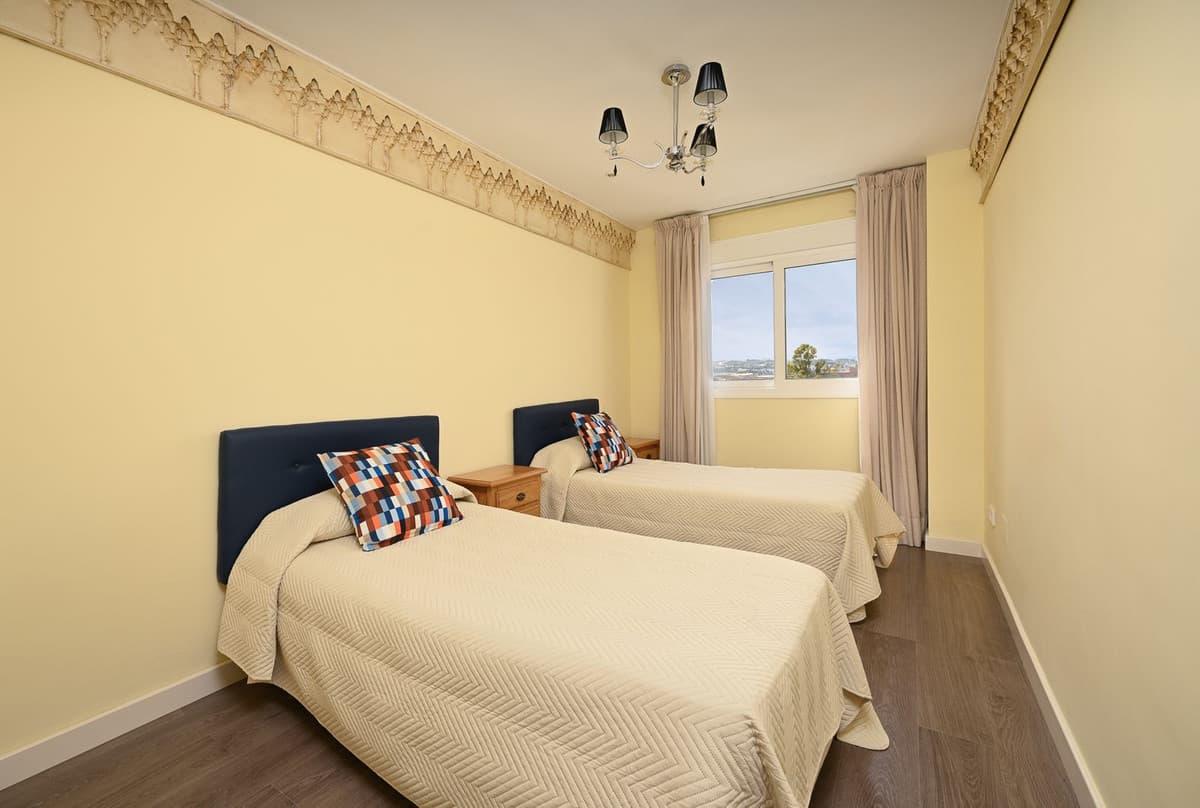 Middle Floor Apartment in Fuengirola — photo 4 of 10