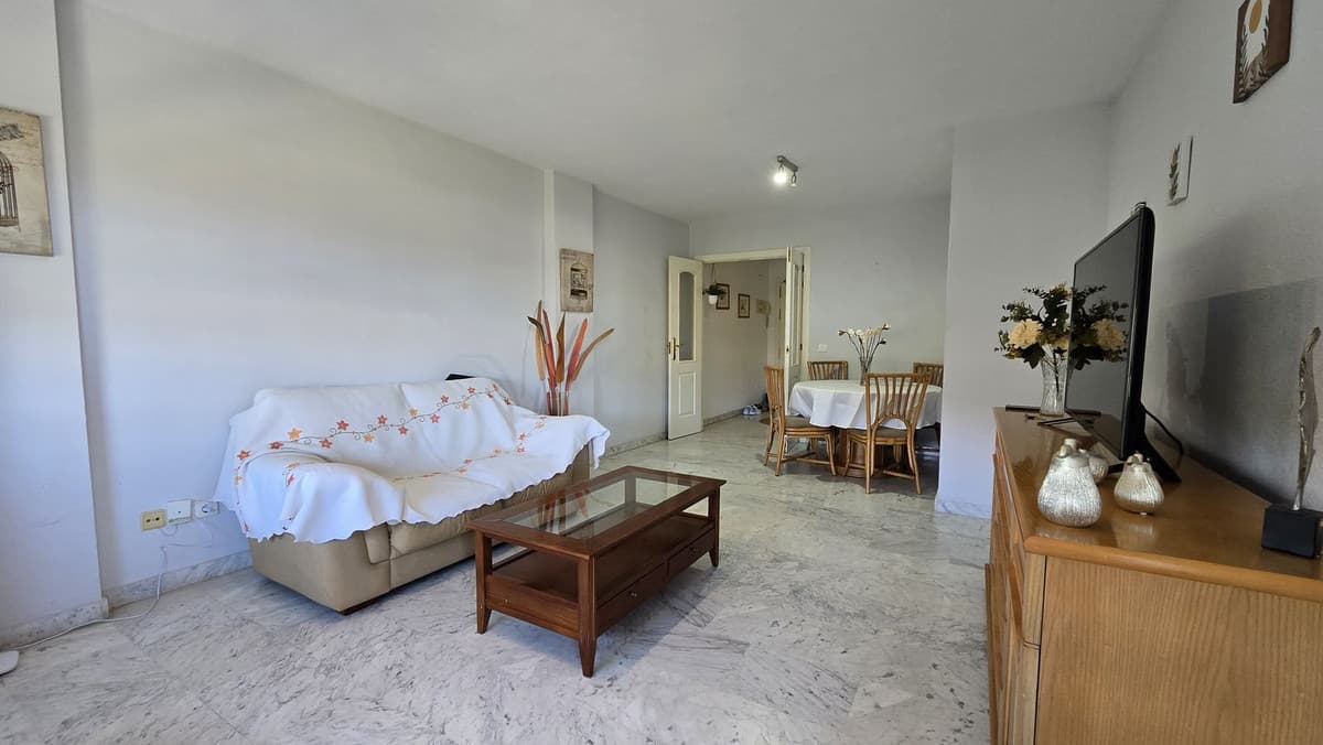 Middle Floor Apartment in Nueva Andalucía — photo 7 of 10