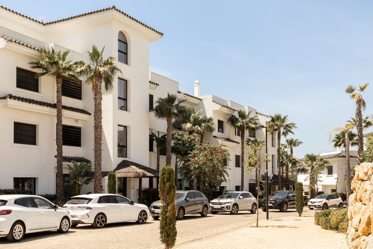 Ground Floor Apartment in Estepona — photo 1 of 10