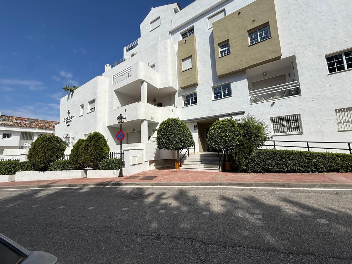 Middle Floor Apartment in Nueva Andalucía — photo 2 of 10