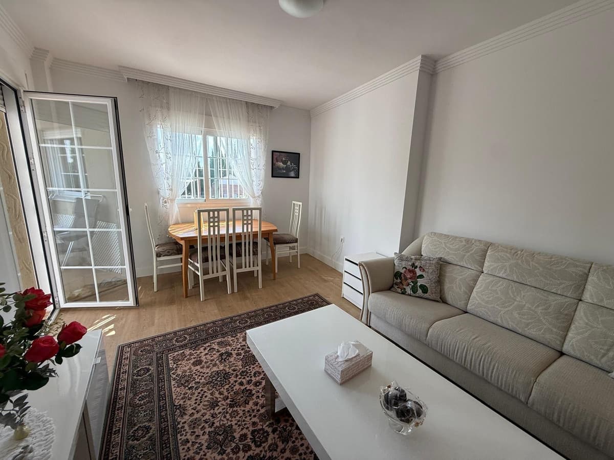 Middle Floor Apartment in Nueva Andalucía — photo 5 of 10