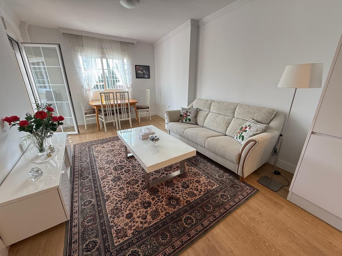 Middle Floor Apartment in Nueva Andalucía — photo 6 of 10
