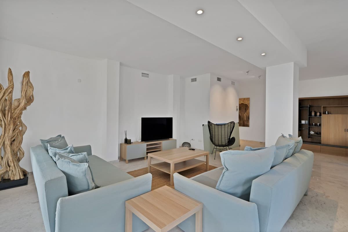 Ground Floor Apartment in La Mairena — photo 1 of 10