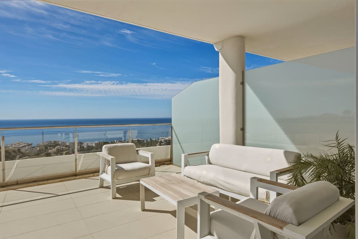 Top Floor Apartment in Benalmadena Costa — photo 3 of 10