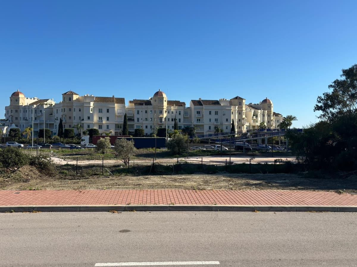 Residential Plot in Estepona — photo 2 of 10