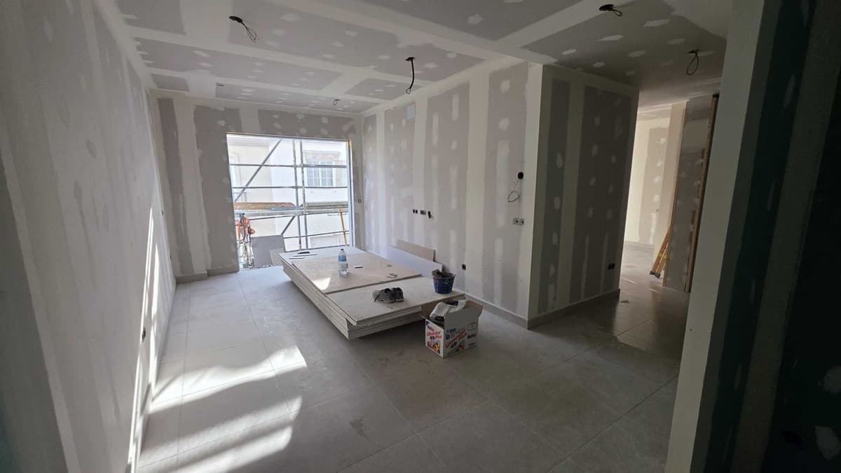 Middle Floor Apartment in Fuengirola — photo 1 of 7