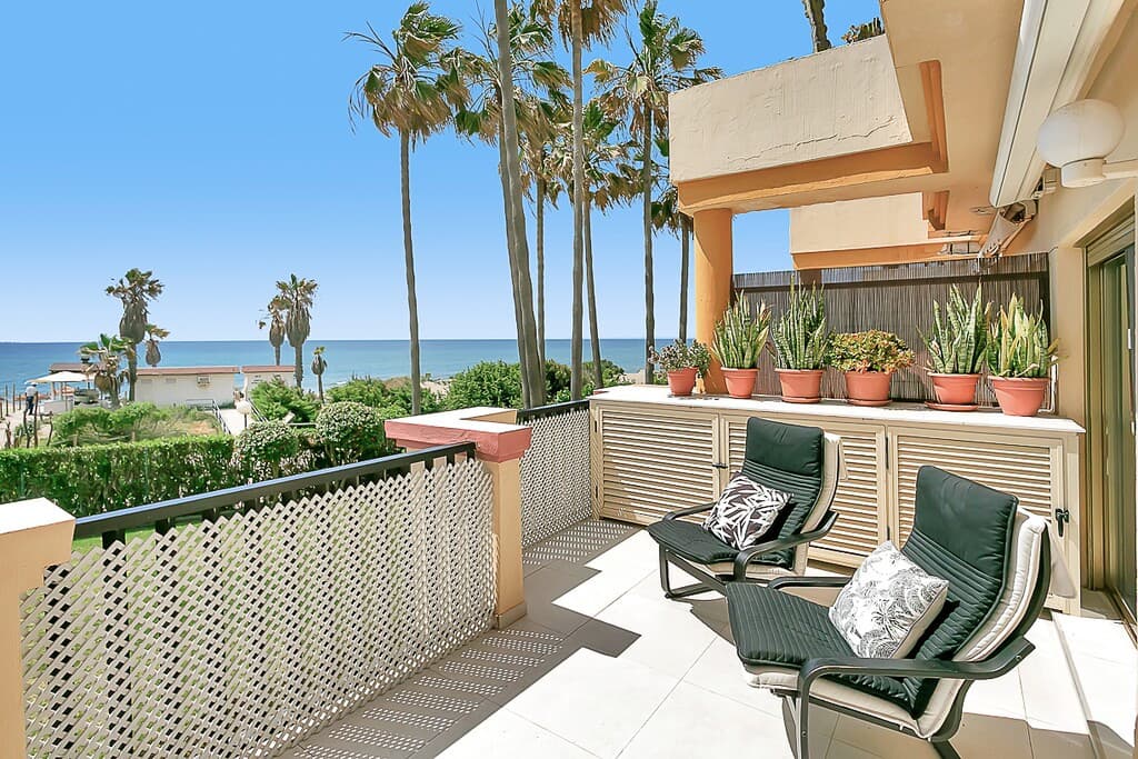 Middle Floor Apartment in Marbella — photo 1 of 10