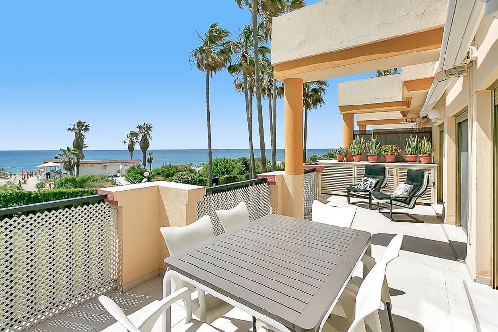 Middle Floor Apartment in Marbella — photo 3 of 10