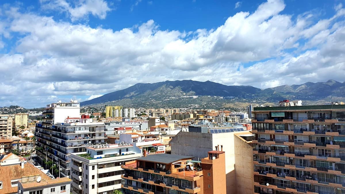 Middle Floor Apartment in Fuengirola — photo 4 of 10