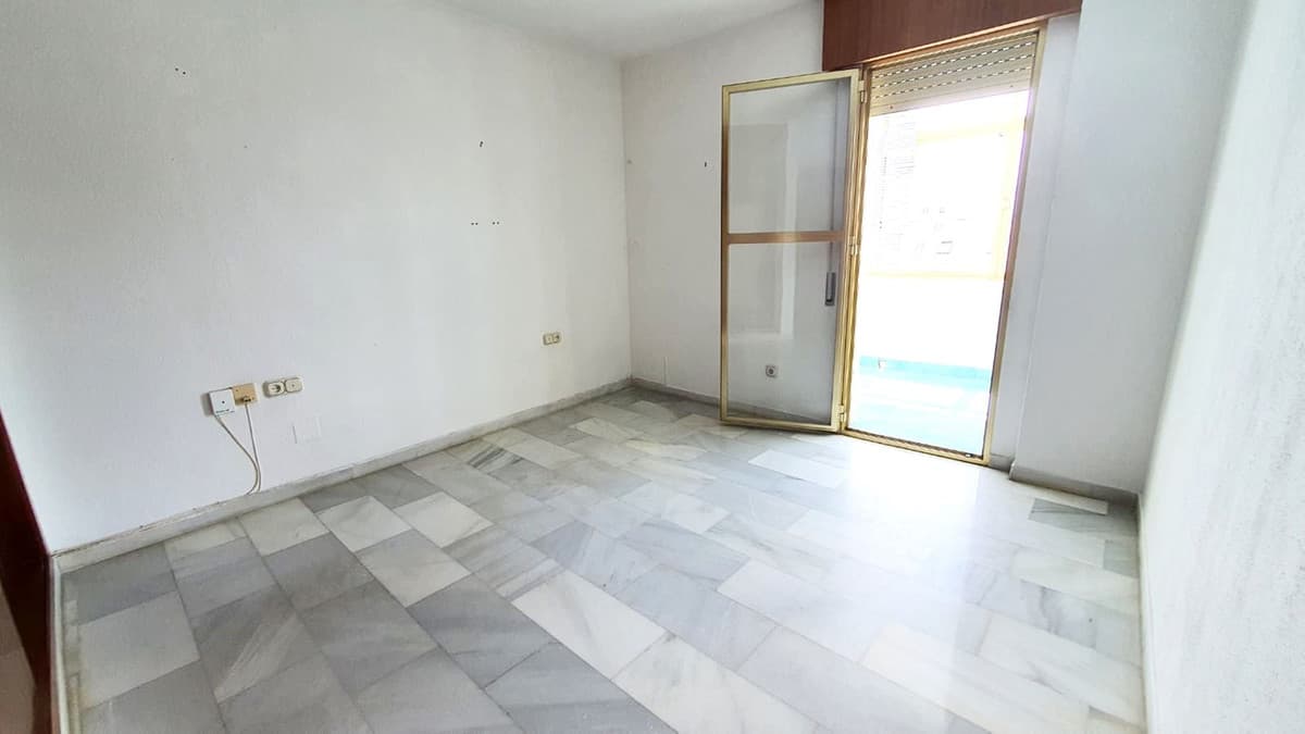 Middle Floor Apartment in Fuengirola — photo 6 of 10