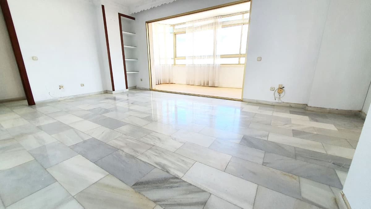 Middle Floor Apartment in Fuengirola — photo 9 of 10