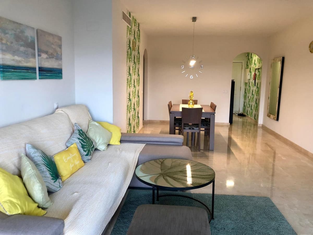 Middle Floor Apartment in Mijas Costa — photo 5 of 10