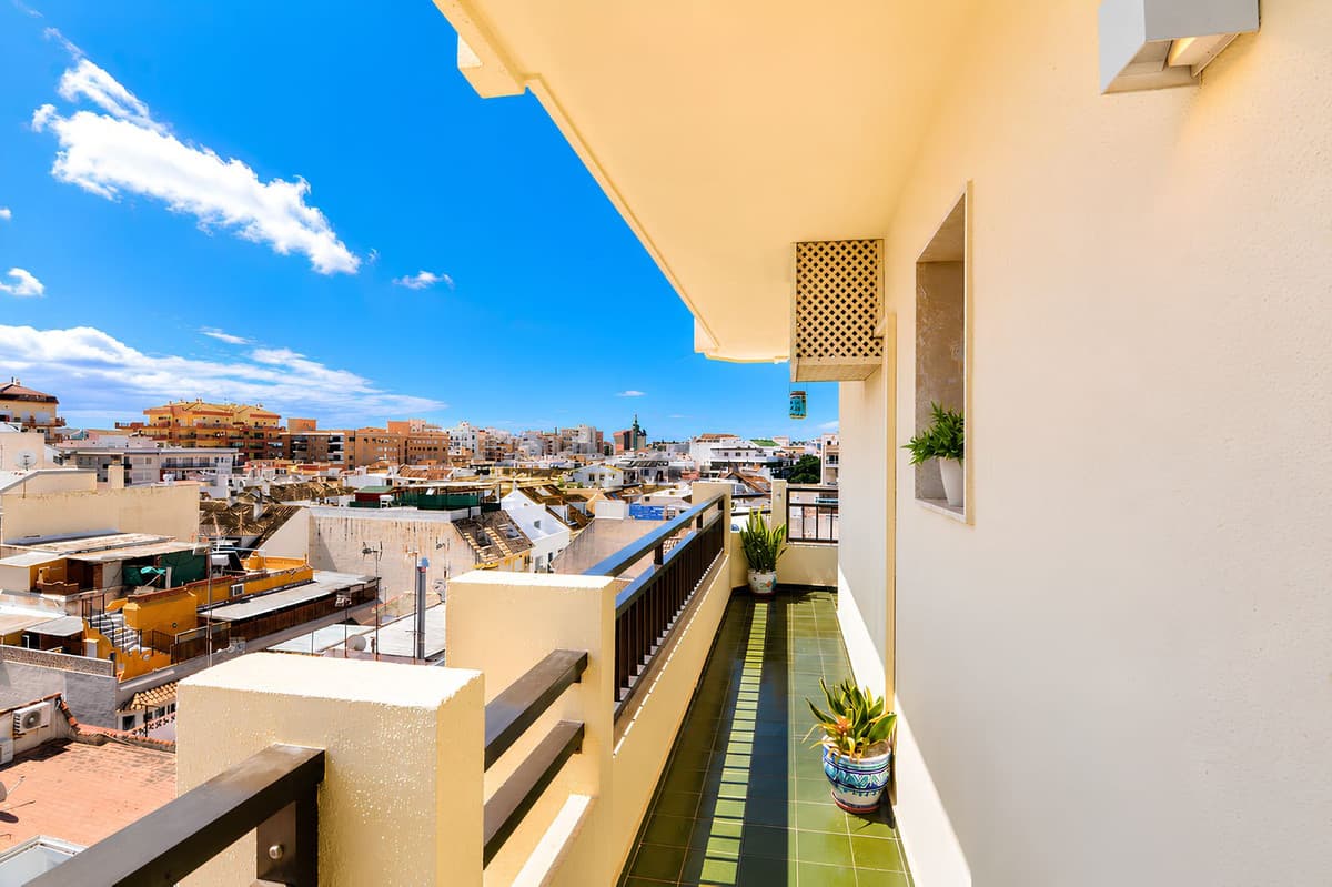 Middle Floor Apartment in Fuengirola — photo 2 of 10