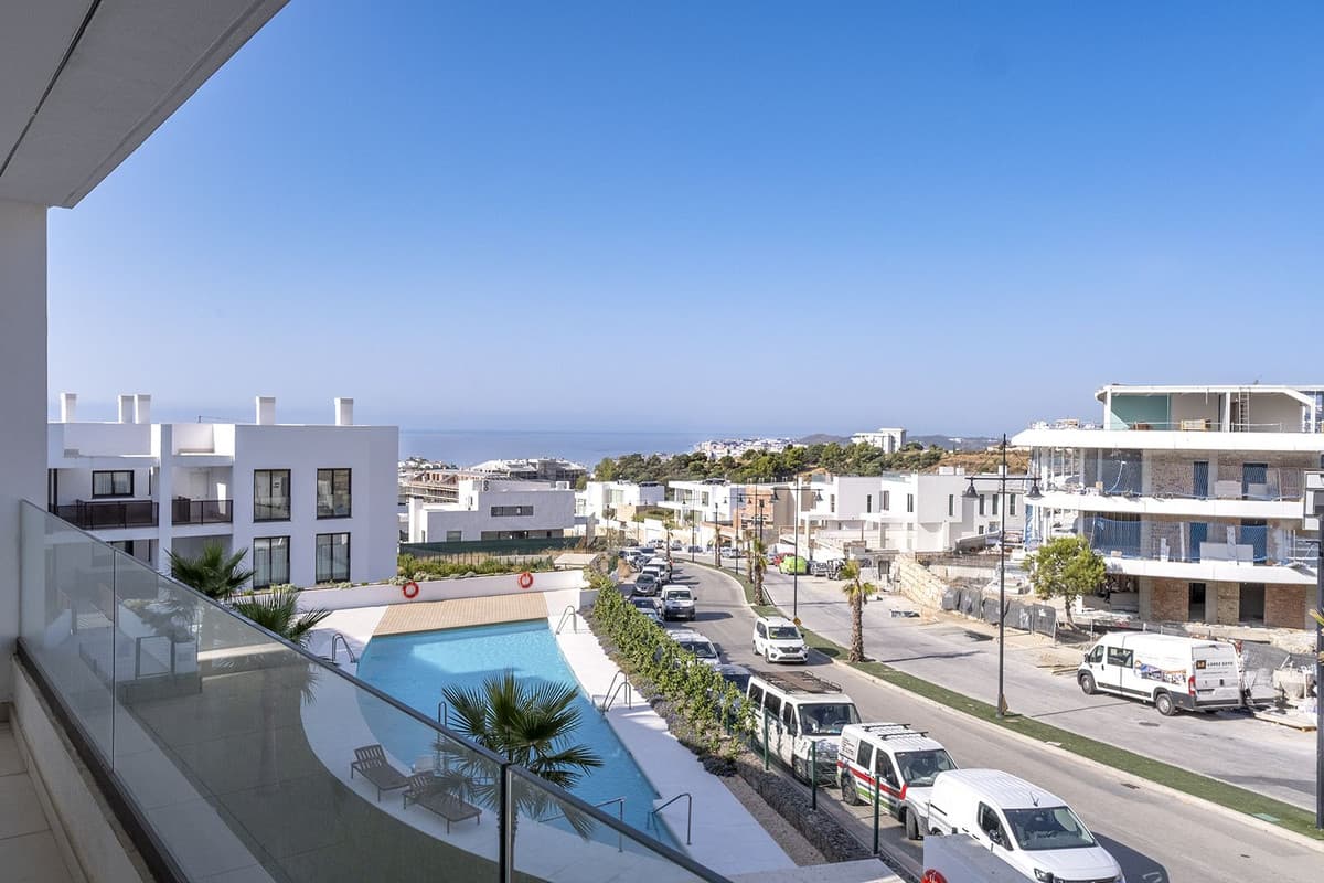 Middle Floor Apartment in Fuengirola — photo 1 of 10