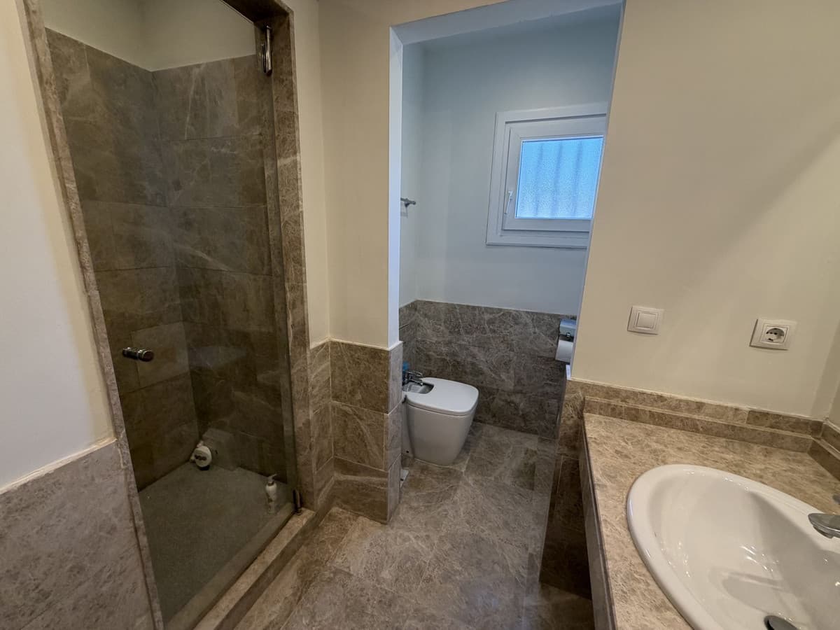 Semi-Detached House in Santa Clara — photo 9 of 10