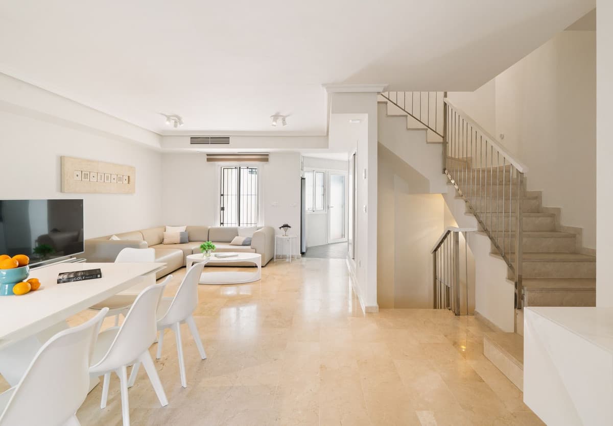 Townhouse in Costabella — photo 9 of 10