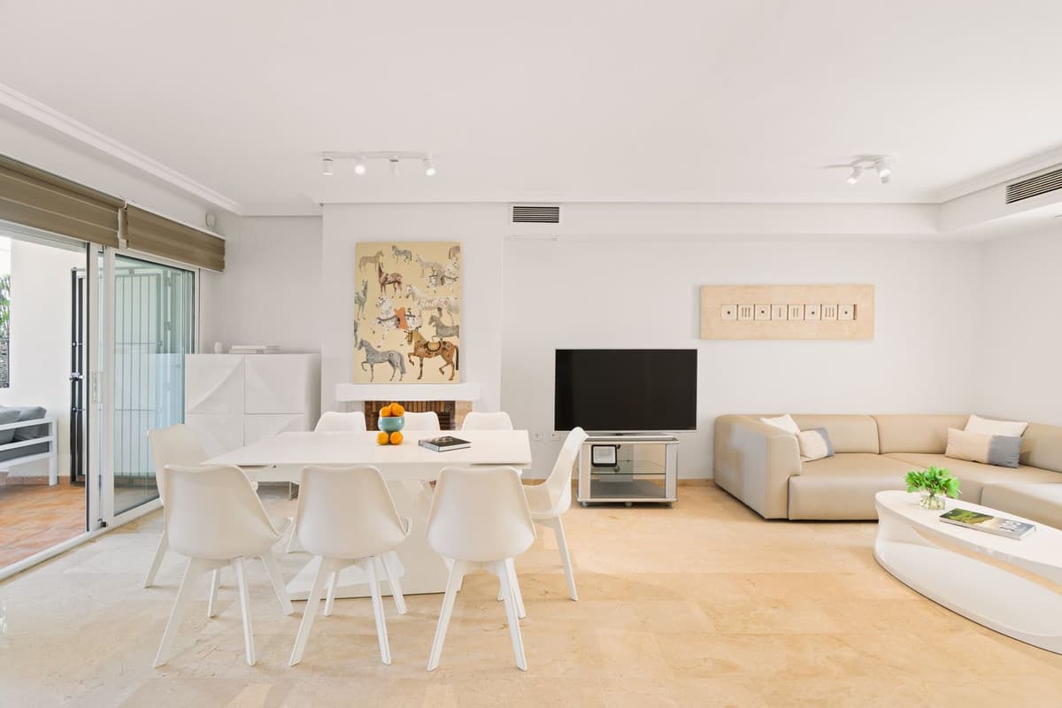 Townhouse in Costabella — photo 10 of 10