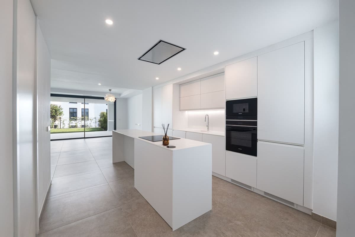Ground Floor Apartment in Estepona — photo 2 of 10