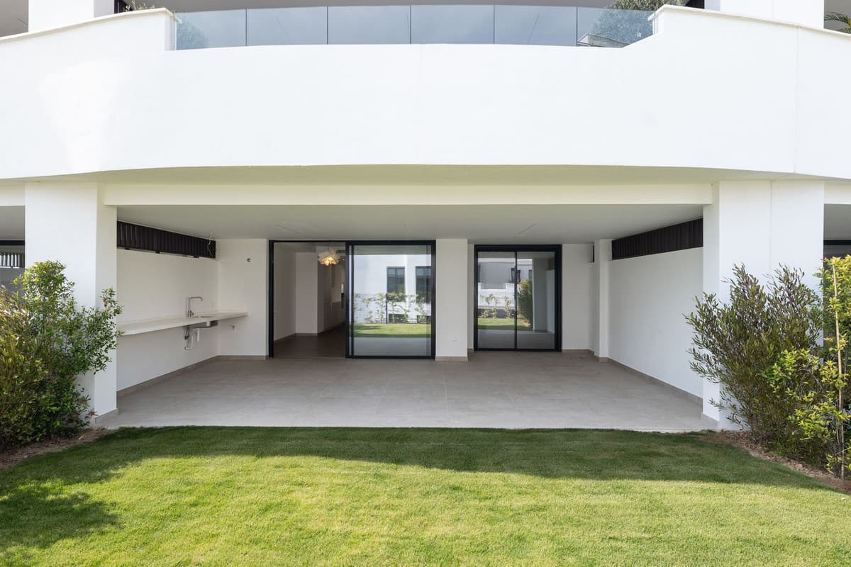 Ground Floor Apartment in Estepona — photo 6 of 10