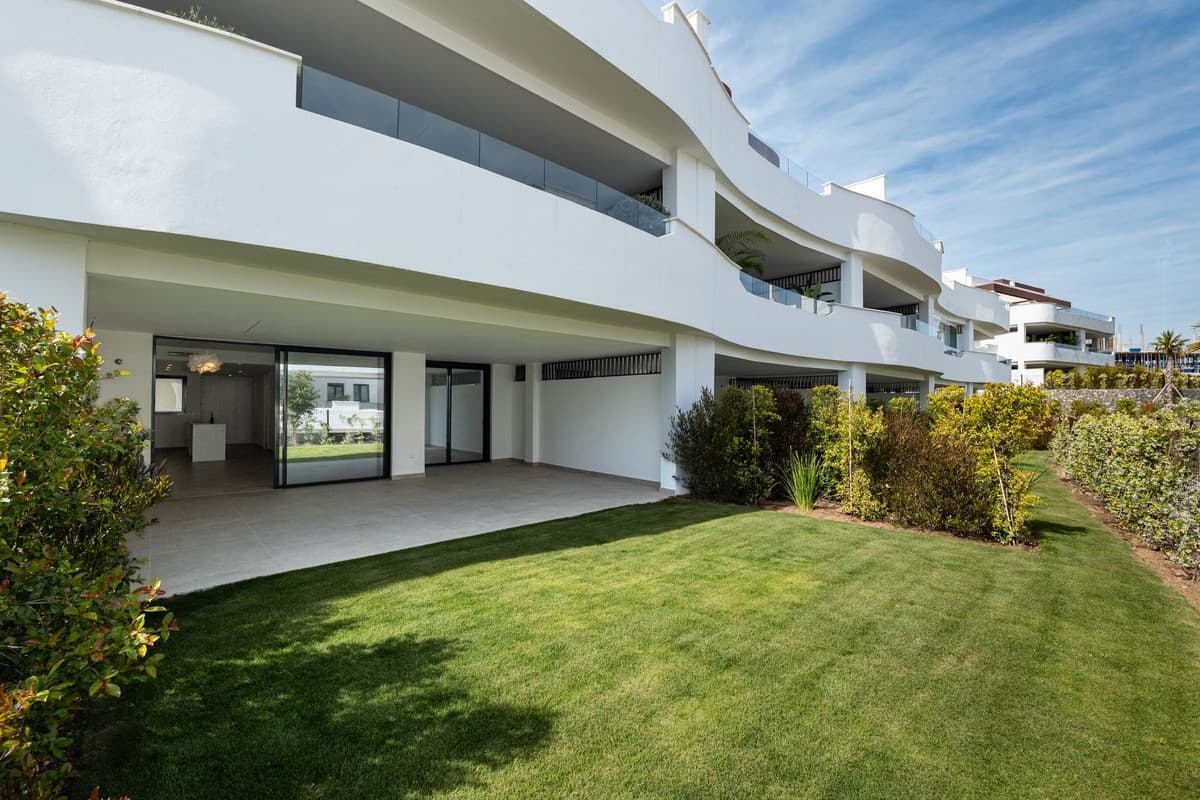 Ground Floor Apartment in Estepona — photo 7 of 10