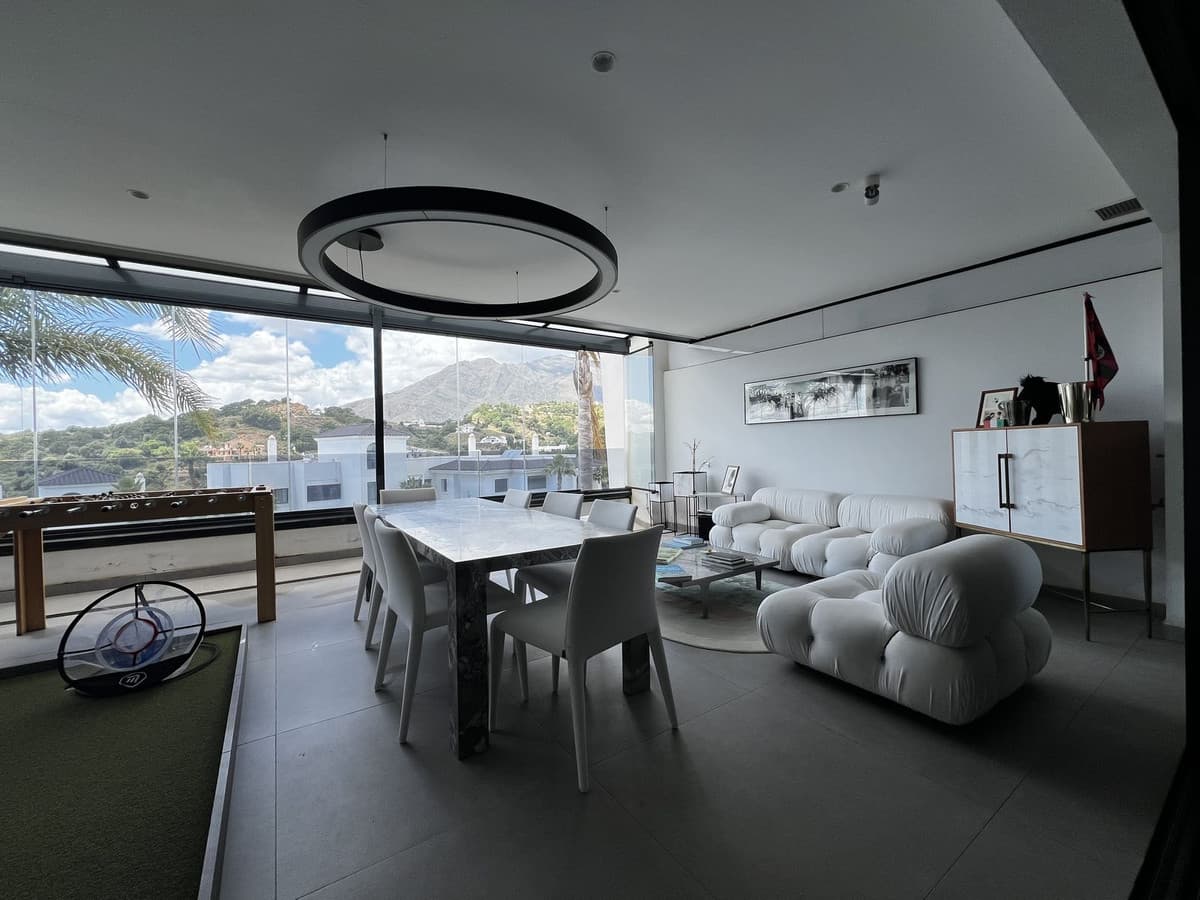 Middle Floor Apartment in Estepona — photo 2 of 10