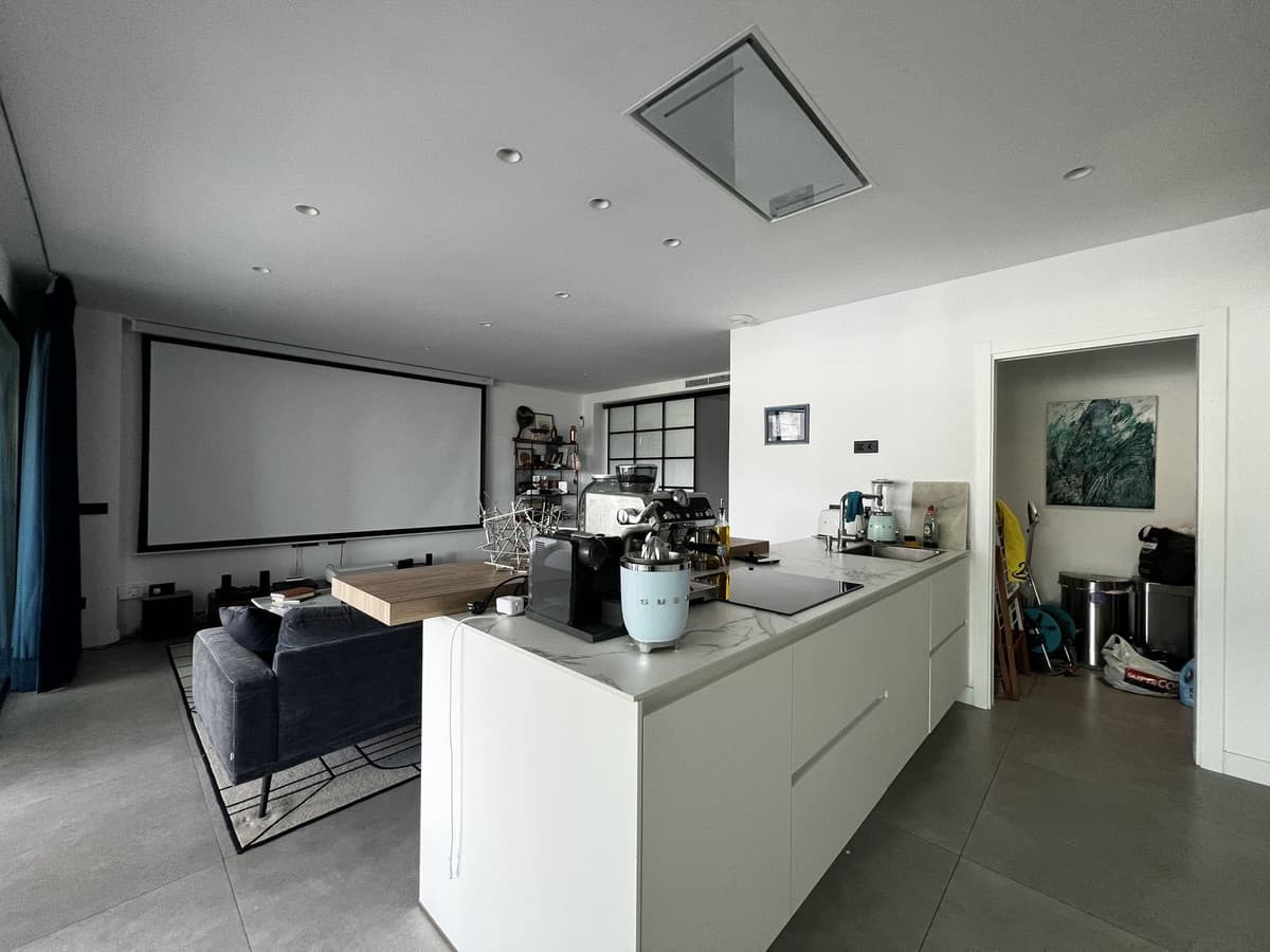 Middle Floor Apartment in Estepona — photo 8 of 10