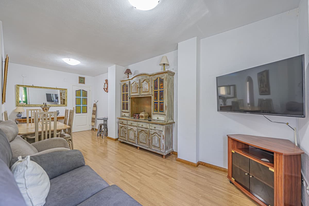 Middle Floor Apartment in Marbella — photo 1 of 10