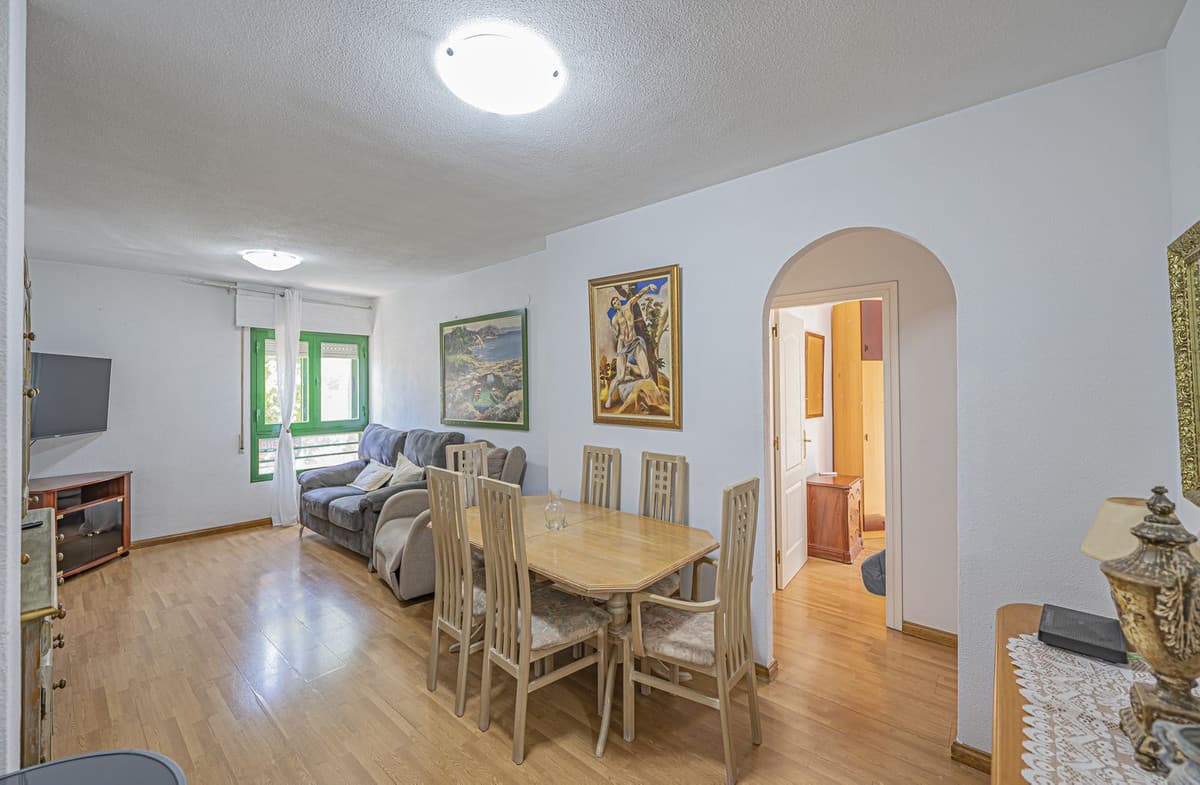 Middle Floor Apartment in Marbella — photo 2 of 10