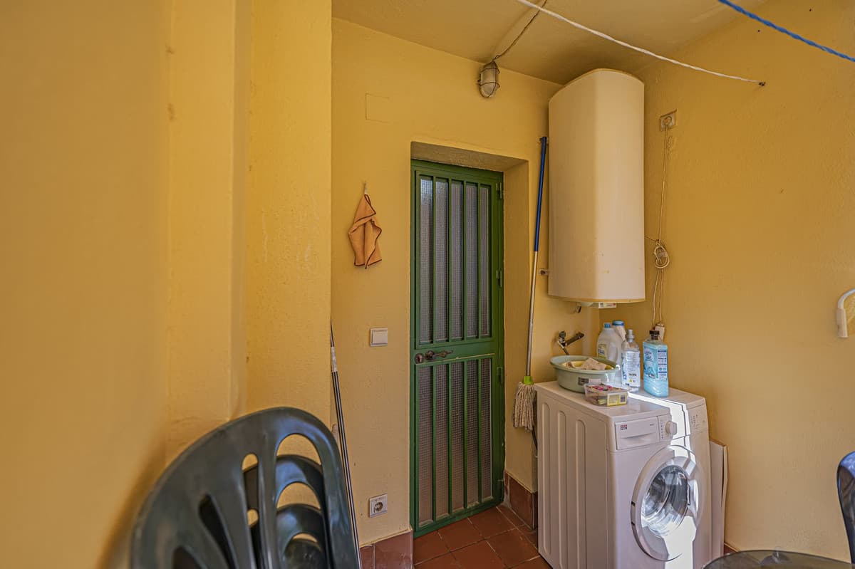 Middle Floor Apartment in Marbella — photo 10 of 10