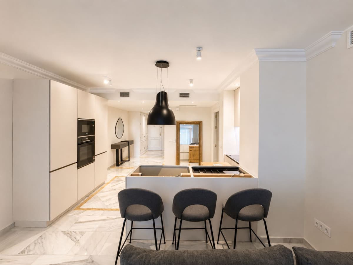 Middle Floor Apartment in Nueva Andalucía — photo 1 of 10