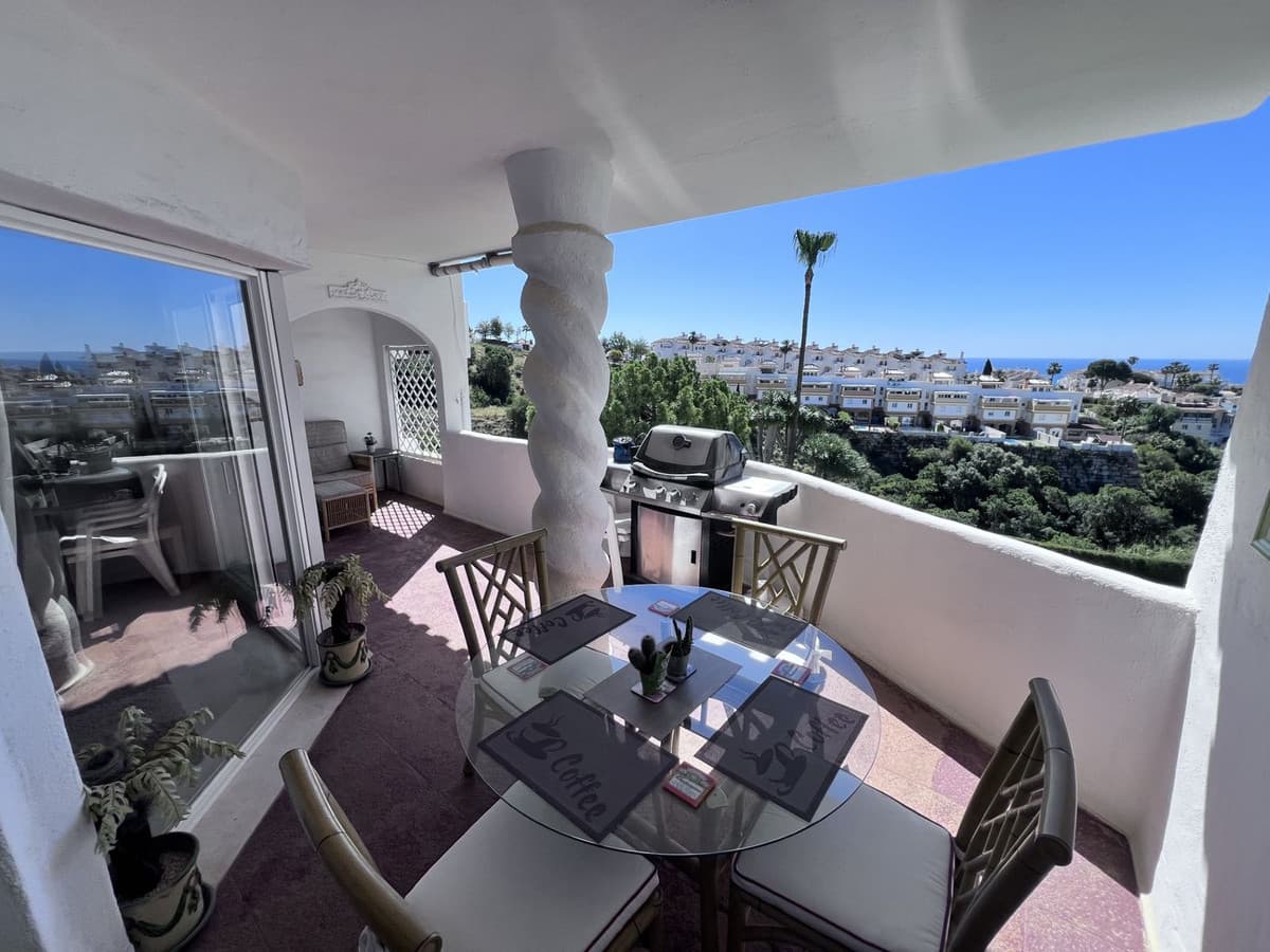 Top Floor Apartment in Calahonda — photo 3 of 10