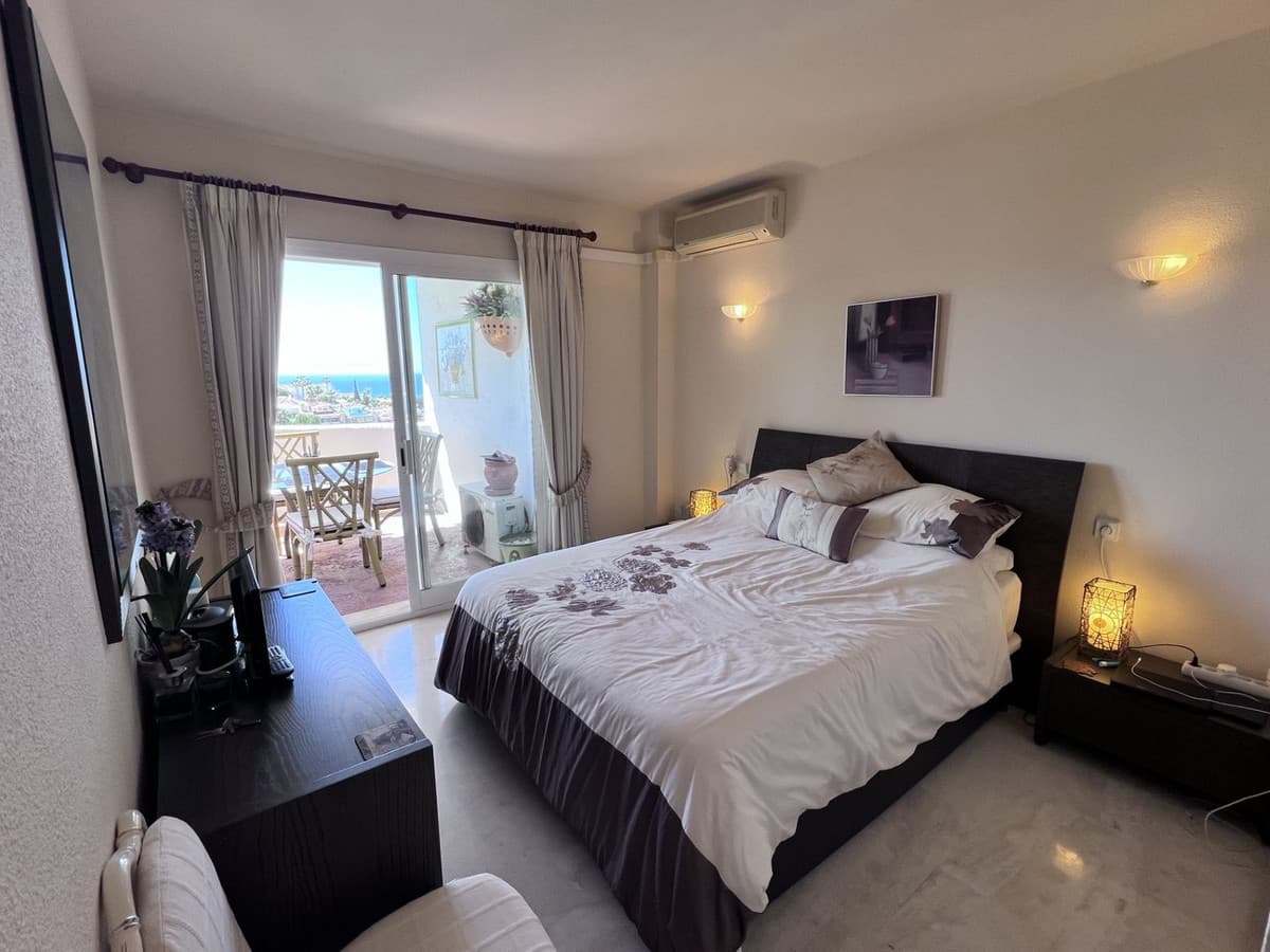 Top Floor Apartment in Calahonda — photo 8 of 10