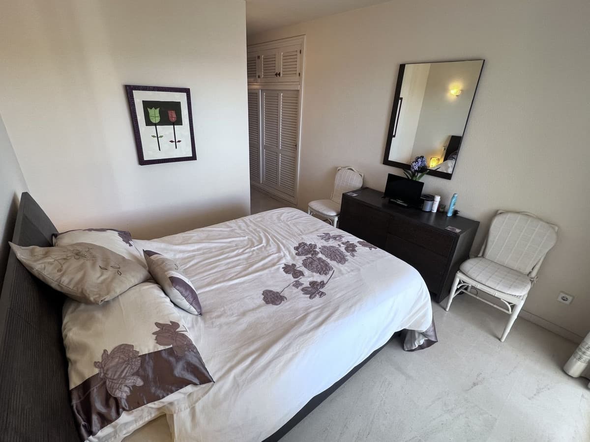 Top Floor Apartment in Calahonda — photo 9 of 10