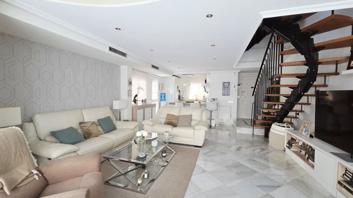 Townhouse in The Golden Mile — photo 6 of 10