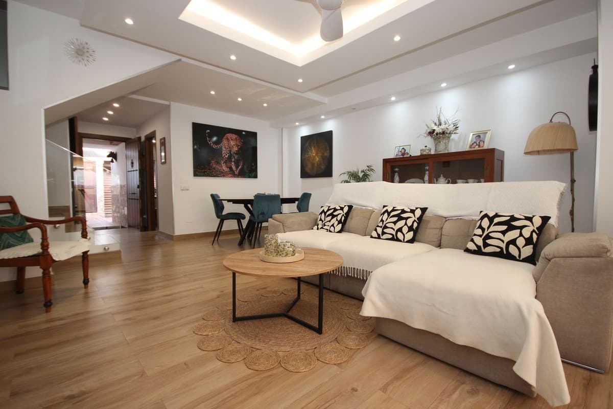Townhouse in Marbella — photo 1 of 10