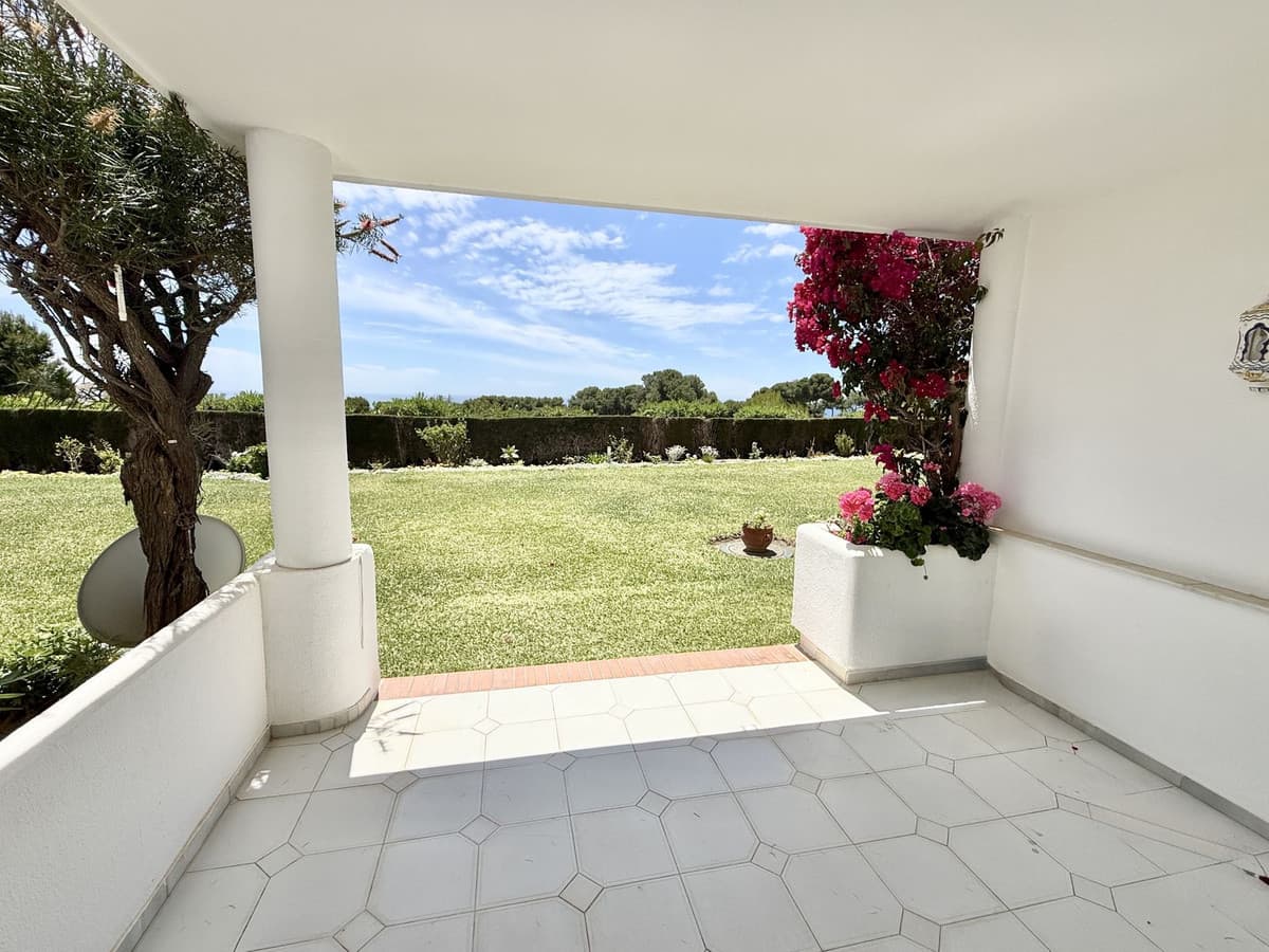 Ground Floor Apartment in Miraflores — photo 7 of 10