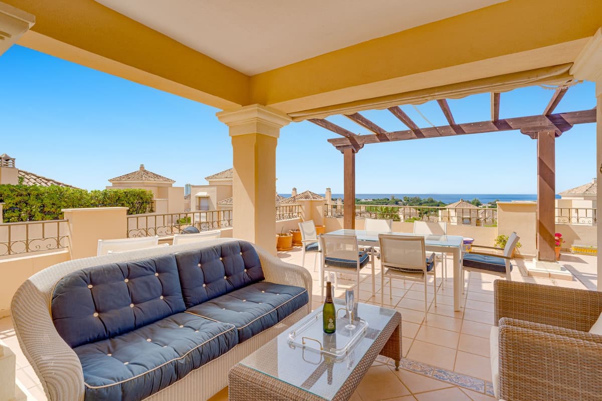 Penthouse Duplex in Elviria — photo 1 of 10