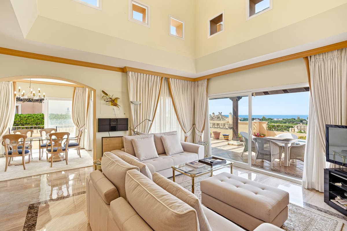 Penthouse Duplex in Elviria — photo 6 of 10
