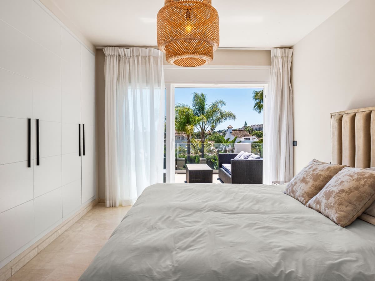 Detached Villa in Nueva Andalucía — photo 4 of 10