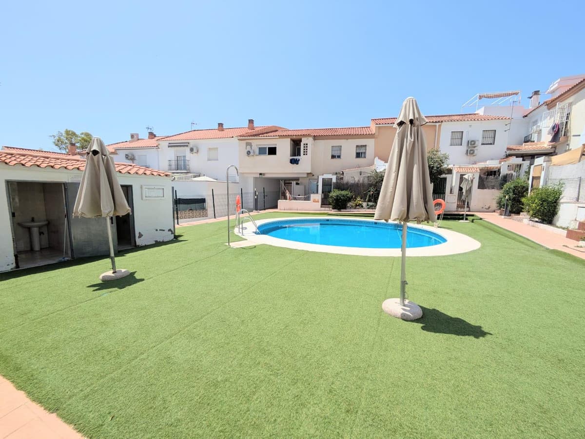 Townhouse in Torremolinos — photo 1 of 10
