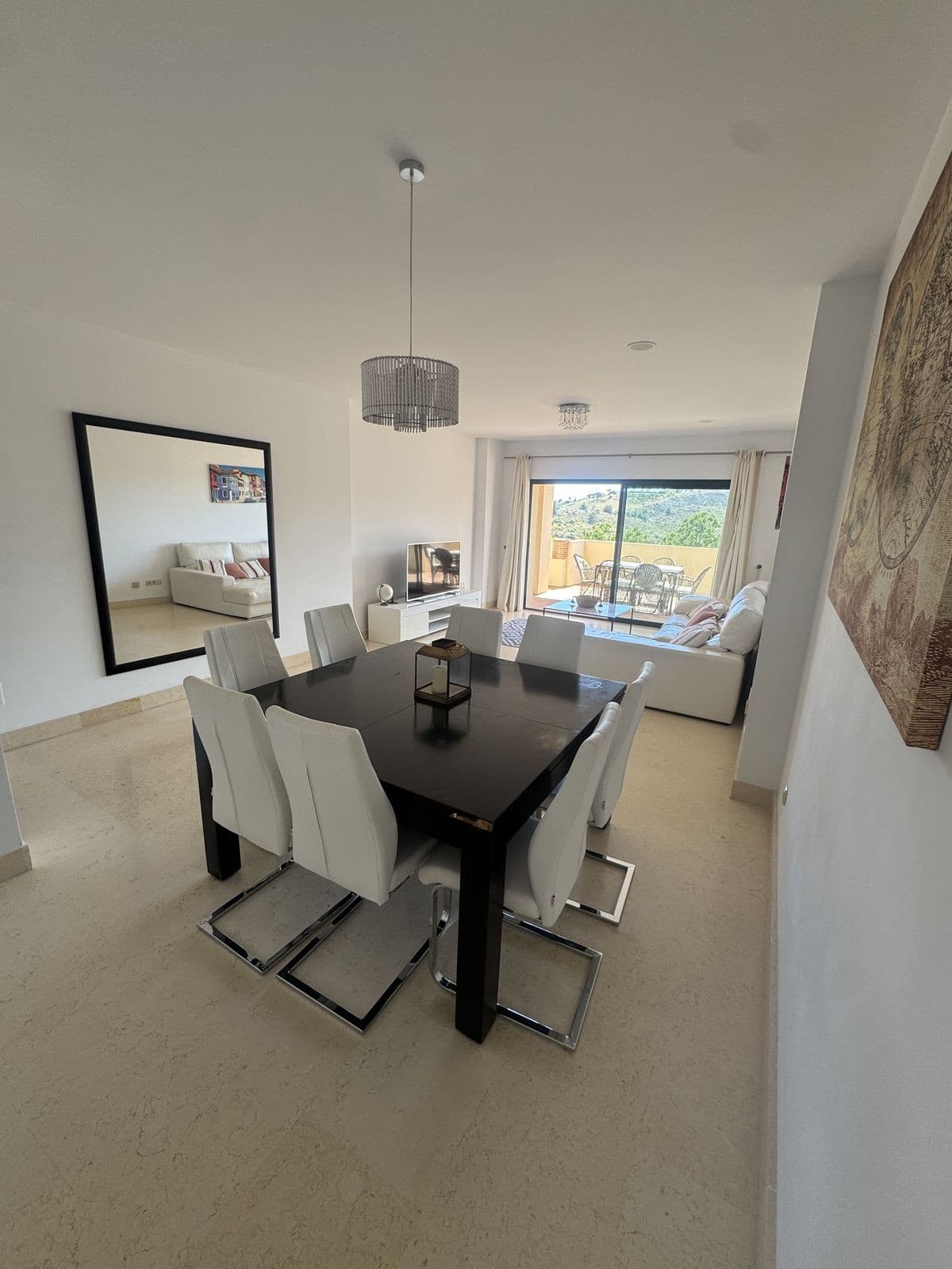 Middle Floor Apartment in Benahavís — photo 6 of 10