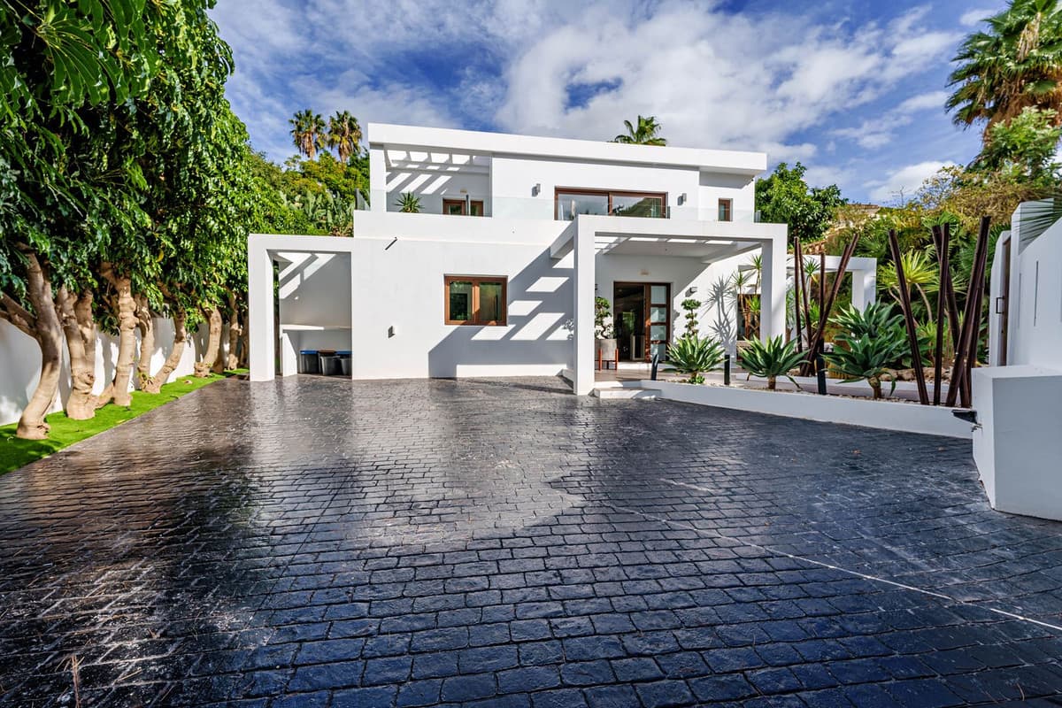 Detached Villa in El Rosario — photo 2 of 10