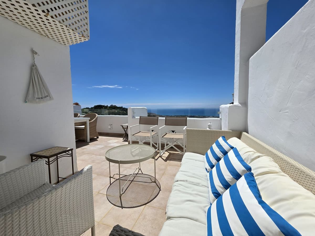 Top Floor Apartment in La Mairena — photo 9 of 10