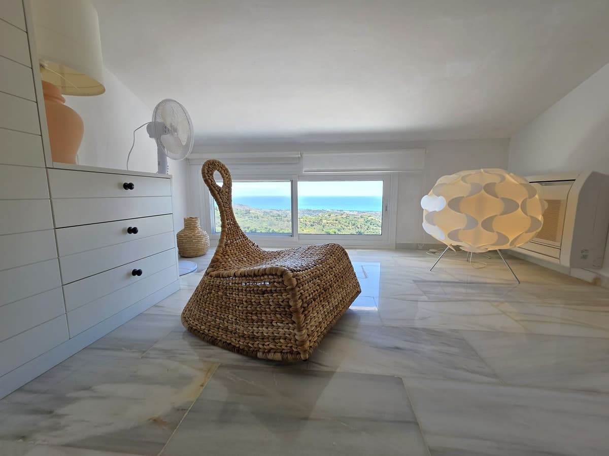 Top Floor Apartment in La Mairena — photo 10 of 10