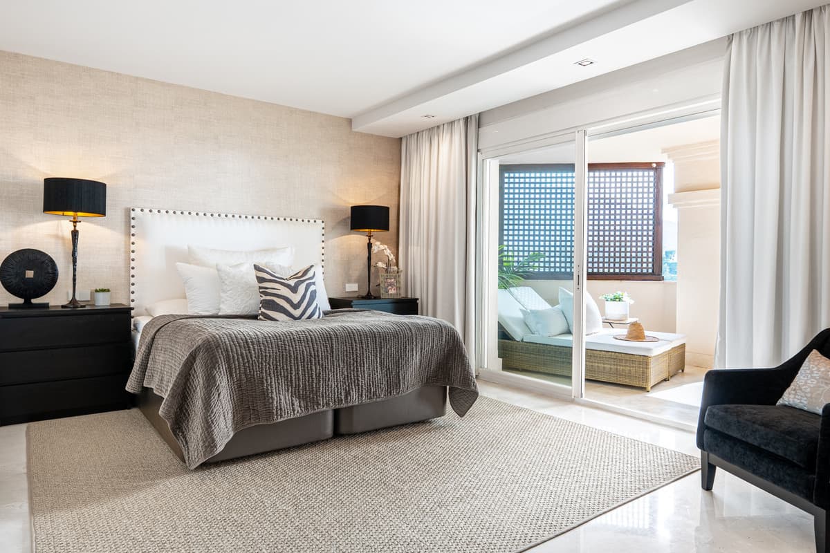 Middle Floor Apartment in Nueva Andalucía — photo 4 of 10