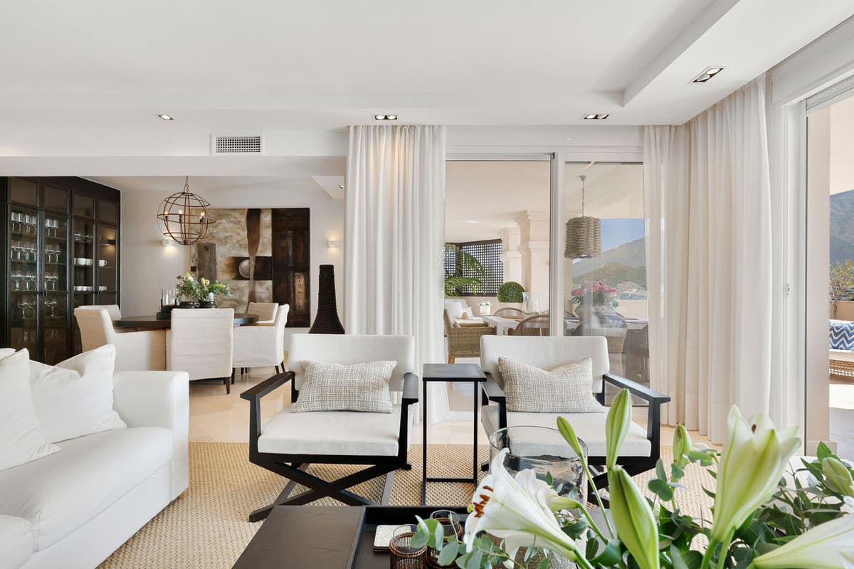 Middle Floor Apartment in Nueva Andalucía — photo 10 of 10